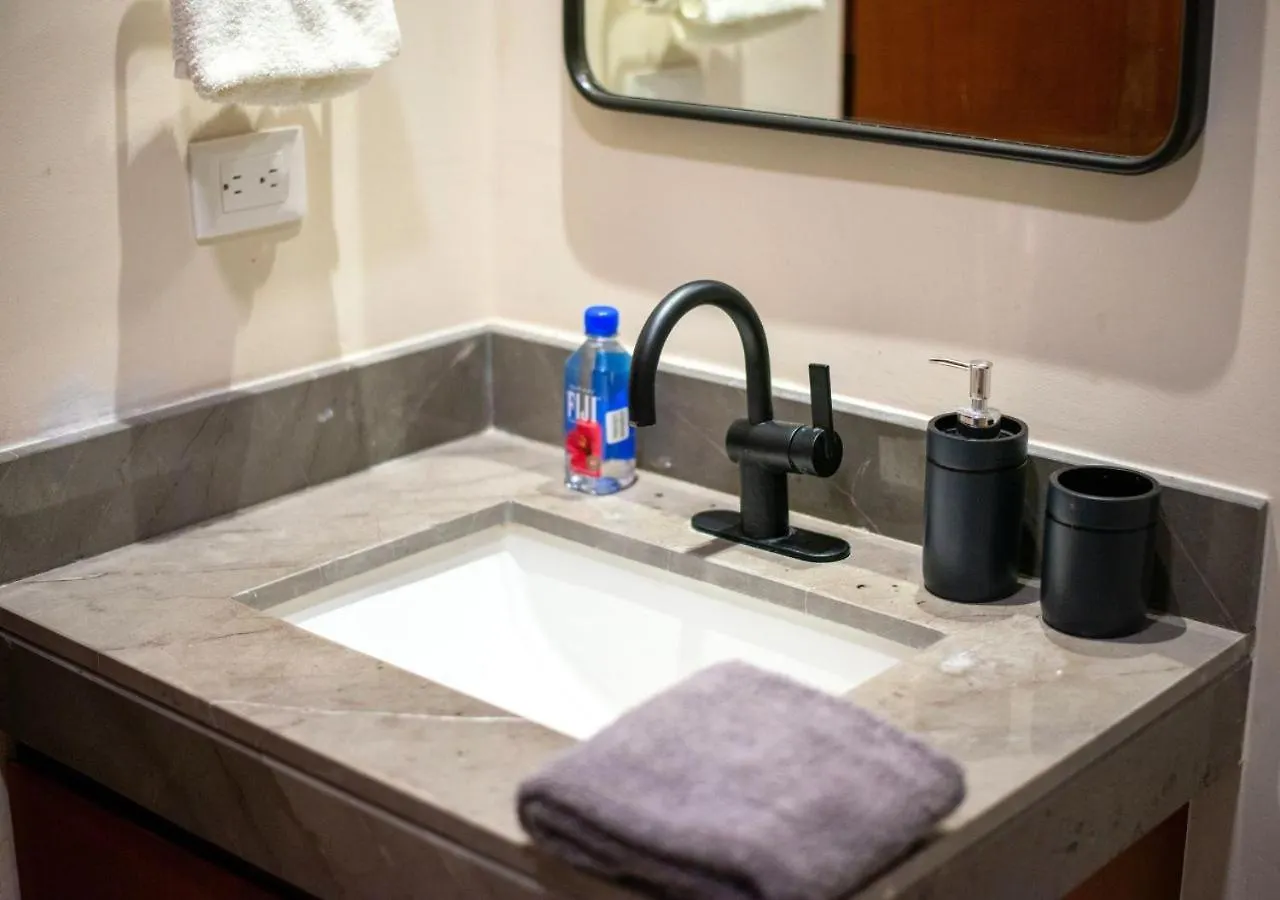 Modern Chic 1 Bedroom Apt W/ Rooftop Infinity Pool Tulum 0*,